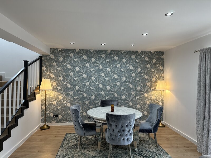 Tunari, Primarie, Complex Paris Residence, 1 Decembrie,