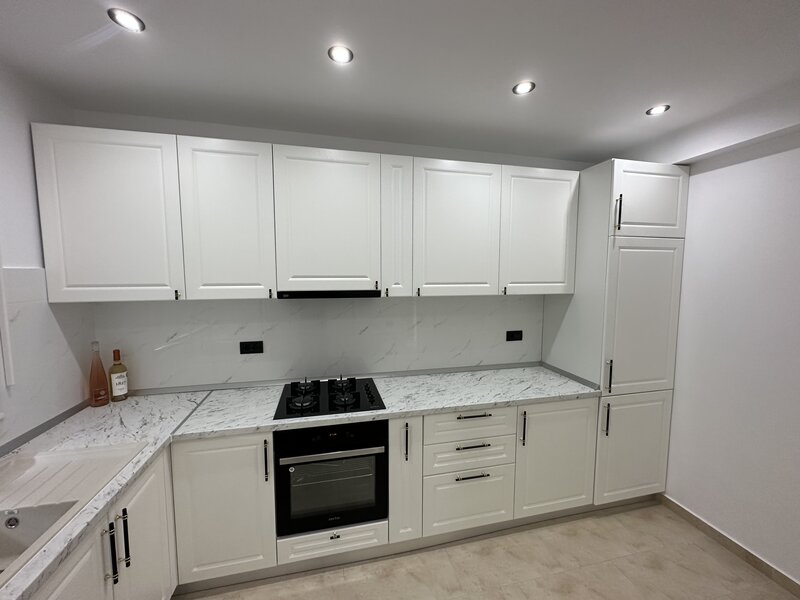 Tunari, Primarie, Complex Paris Residence, 1 Decembrie,