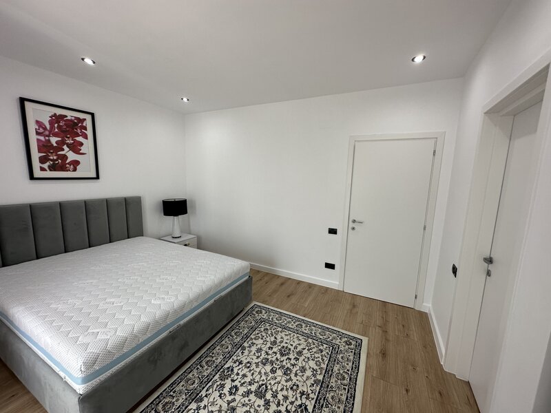 Tunari, Primarie, Complex Paris Residence, 1 Decembrie,