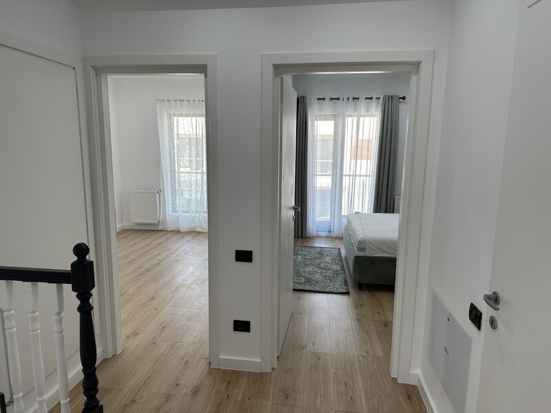 Tunari, Primarie, Complex Paris Residence, 1 Decembrie,