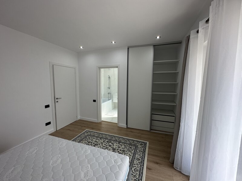 Tunari, Primarie, Complex Paris Residence, 1 Decembrie,