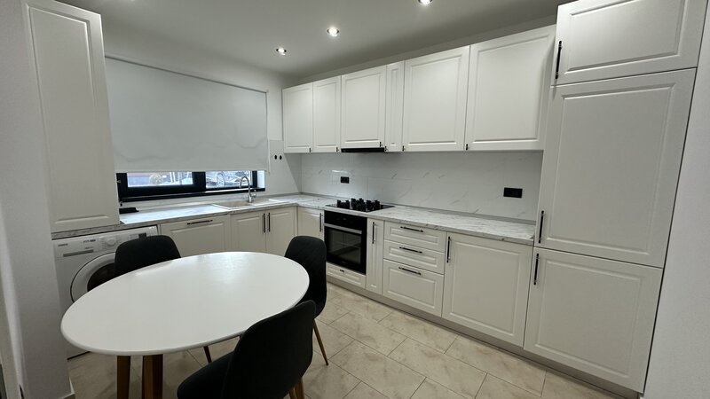Tunari, Primarie, Complex Paris Residence, 1 Decembrie,